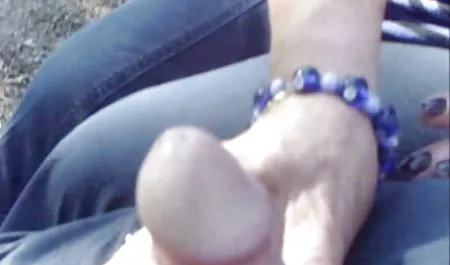 Seductive Sophie Lynx იღებს dick ორივე ხვრელებს
