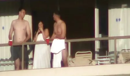DP მათი აუზი babe