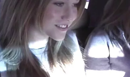 Taylor Luxxx იღებს fucked by რვა თეთრი ბიჭები