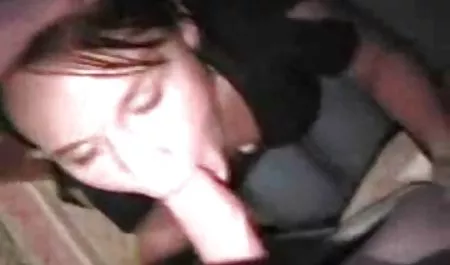 Fishnet babe fucks მისი creepy stepbro